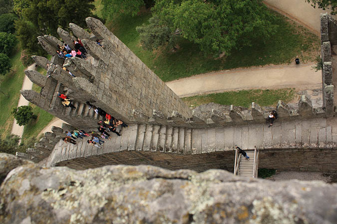 Portugal - Auch in Guimaraes gibt es die Reste eines Kastells zu bestaunen, wie meist ohne Absperrung