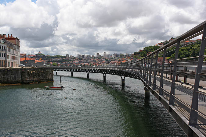Portugal - Unkonventionelle Straßenführung