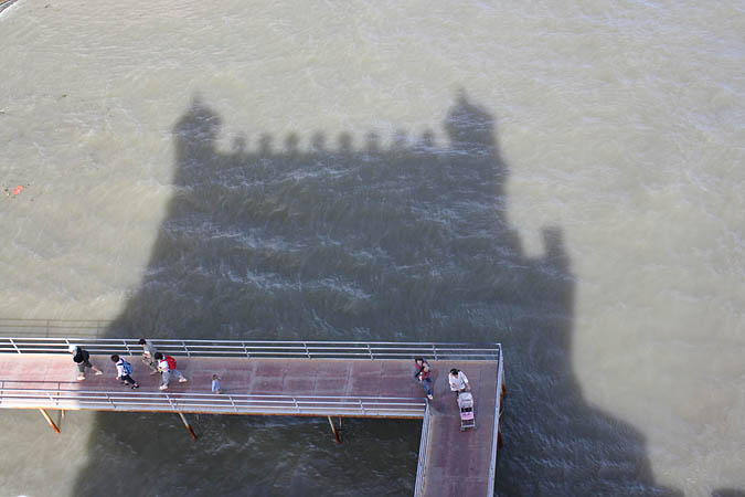 Portugal - Im Schatten des 35 m hohen Turms