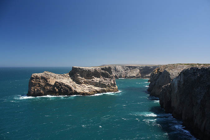 Portugal - Die Algarve ist geprägt von beeindruckenden Felsklippen 