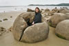 04_moeraki_boulders_04.jpg (66,892 bytes)